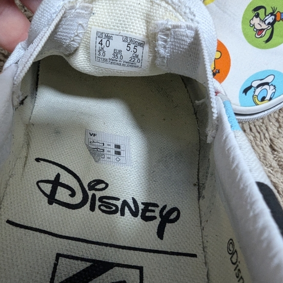 Vans x Disney Classic Slip On Character Button Print - Picture 3 of 5